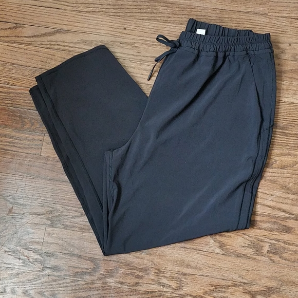 Euc lululemon namaskar pant - Picture 2 of 4